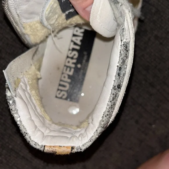 Golden Goose Similar Sneakers - Picture 3 of 5